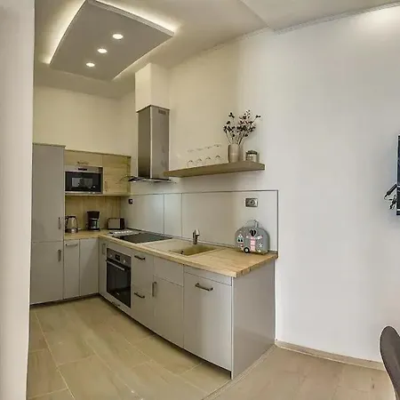 Szechenyi Renovated 2br At Danube River * Budapest