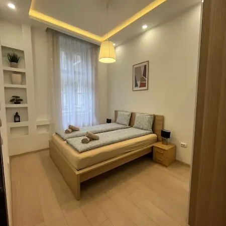 Lägenhet Szechenyi Renovated 2br At Danube River *