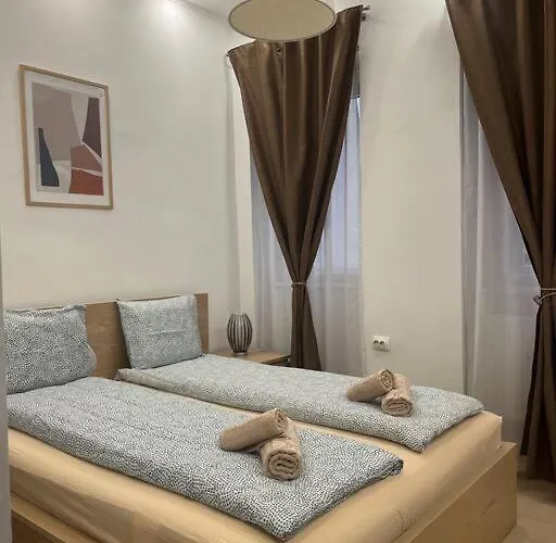 Lägenhet Szechenyi Renovated 2br At Danube River *