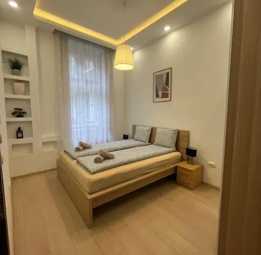 Lägenhet Szechenyi Renovated 2br At Danube River *